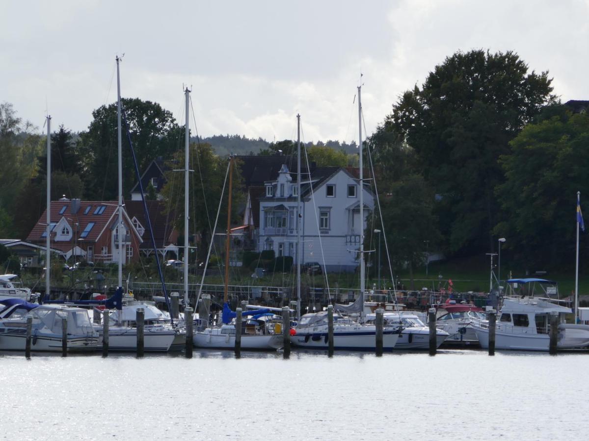 Apartmán Wohnen Am Seglerhafen Mit Traveblick Im Kontorhaus Viele Extras Lübeck Exteriér fotografie